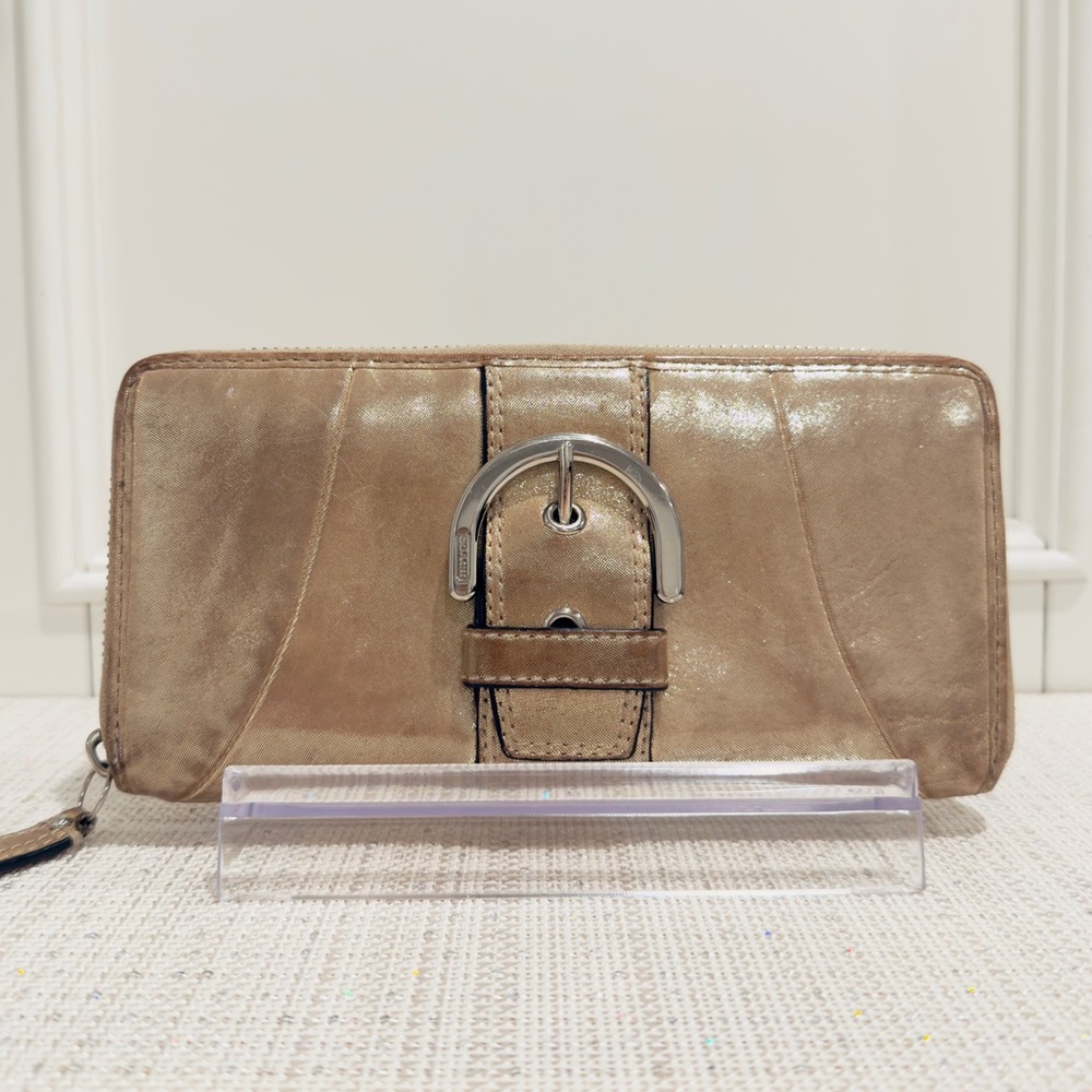 ✨👝 Coach Soho Gold Shimmery Zip Around Long Wallet with Buckle Detail - Picture 11 of 16